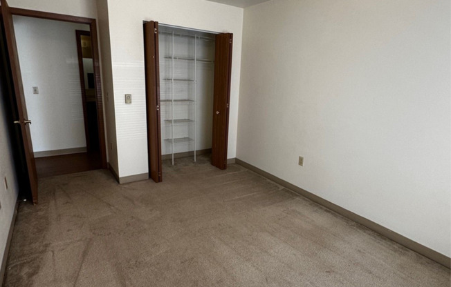 2 beds, 1 bath, 1,000 sqft, $1,000