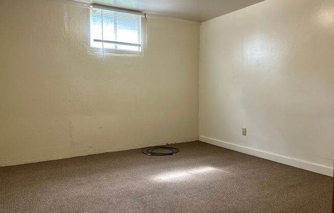 1 bed, 1 bath, $550