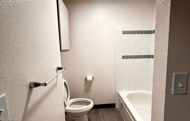 2 beds, 1 bath, 902 sqft, $1,150, Unit W - 017