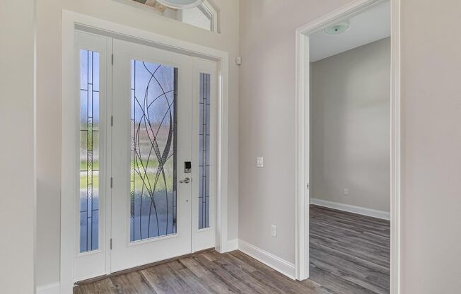 Stunning 4 Bedroom, 2 Bathroom Home on Quiet Cul-de-Sac