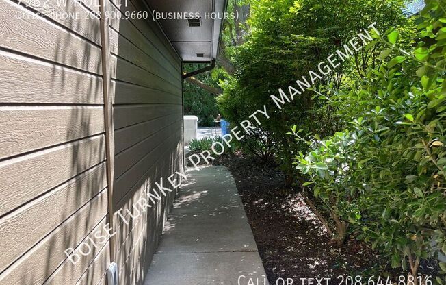 7982 W HOLT CT