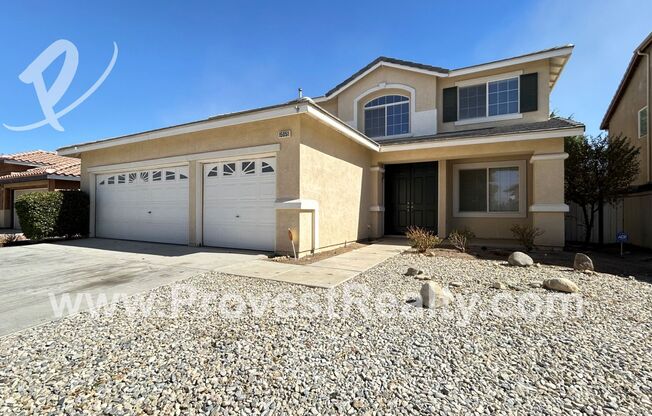 5 Bedroom, 3.5 Bathroom Victorville Home with a loft!