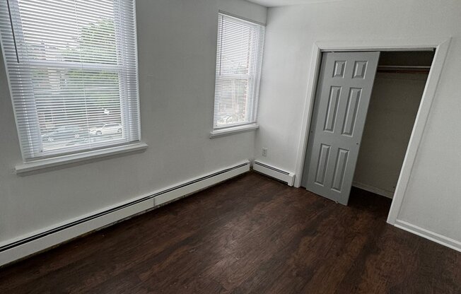424 E GIRARD AVE