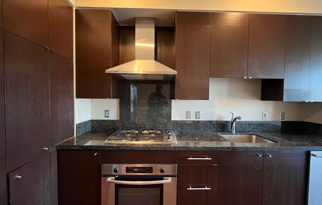 1 bed, 1 bath, $1,995, Unit #907