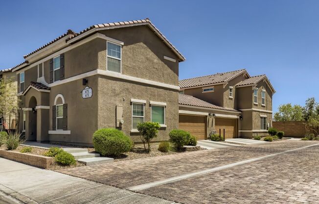 BEAUTIFUL 3 BEDROOM, 2.5 BATH IN HENDERSON!