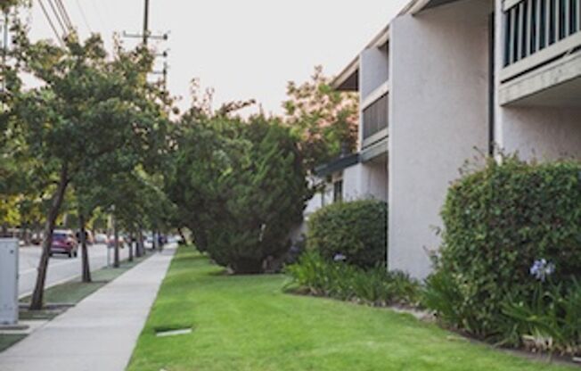 2 beds, 1 bath, 827 sqft, $2,225, Unit 71