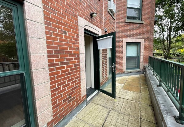 3 beds, 1 bath, 1,000 sqft, $4,500, Unit 1