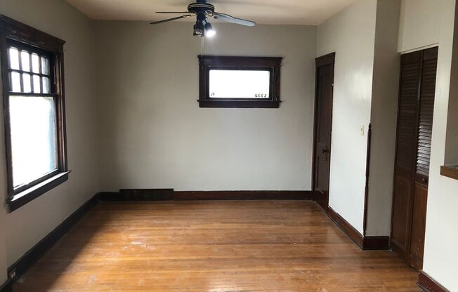 1 bed, 1 bath, 1,000 sqft, $825, Unit Up