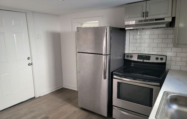 1 bed, 1 bath, $750