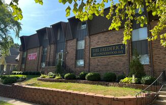 2 beds, 2 baths, $1,395, Unit 4813 Underwood Avenue -Unit 3