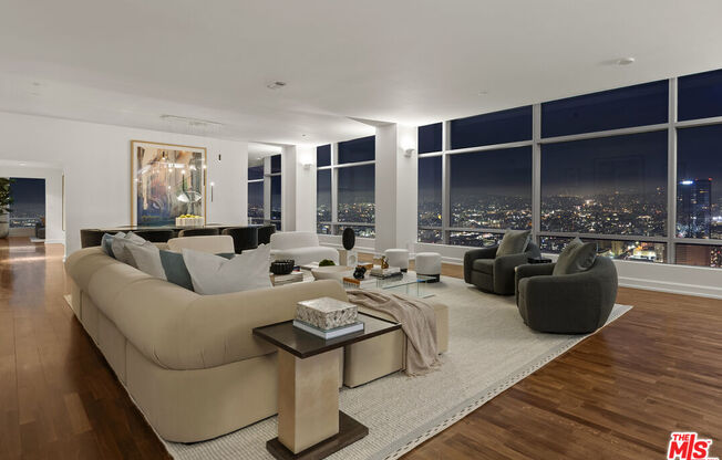 3 beds, 4 baths, 4,250 sqft, $25,000, Unit 47G