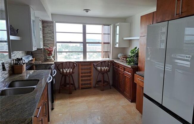 2 beds, 2 baths, $3,500, Unit # 1401 W