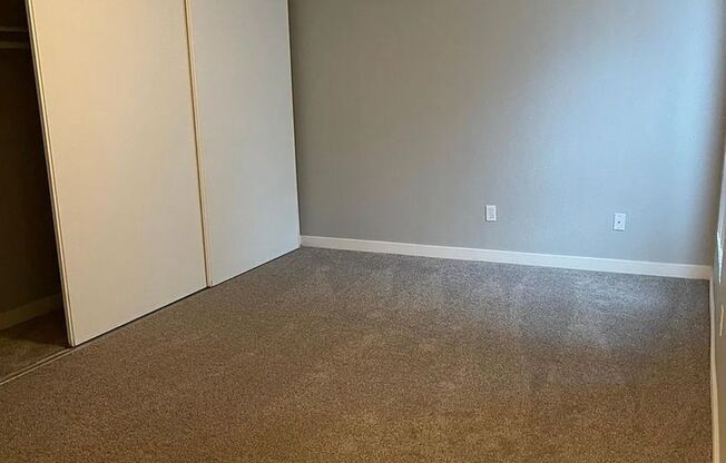 1 bed, 1 bath, 700 sqft, $1,295, Unit B - 202