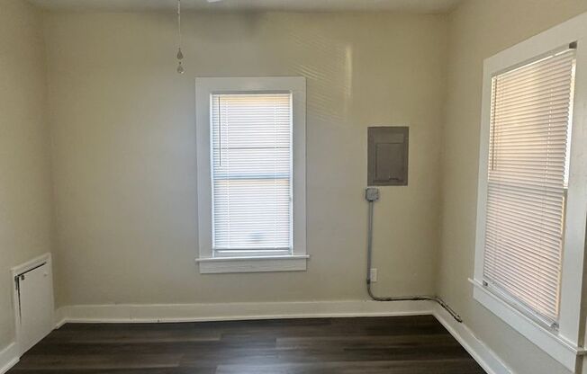 2 beds, 1 bath, $995