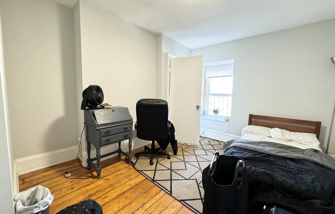 3 beds, 2 baths, $3,700, Unit 2