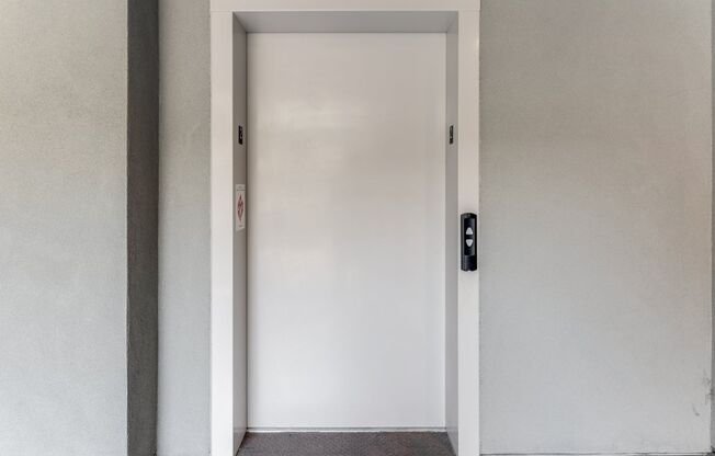 2 beds, 1 bath, 802 sqft, $1,795, Unit Unit 7