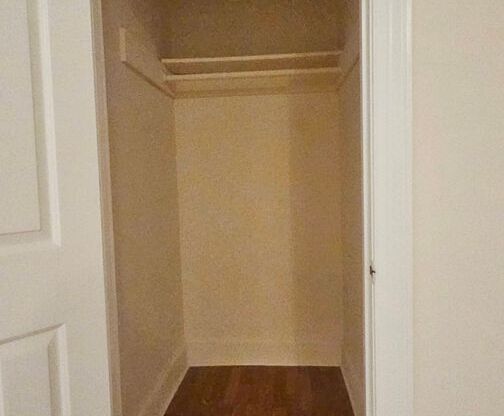 3 beds, 2 baths, 1,100 sqft, $1,915, Unit 105