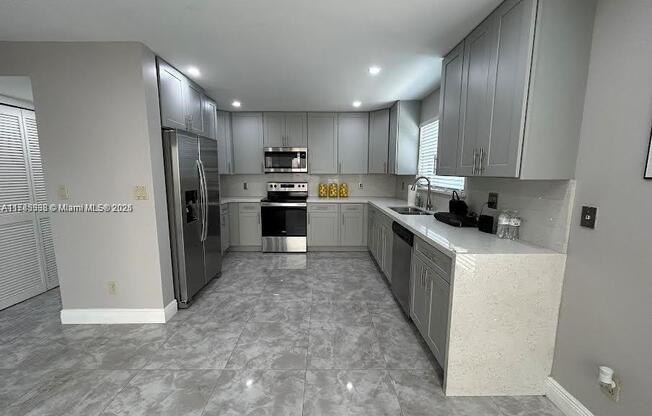 2101 BAYBERRY DR