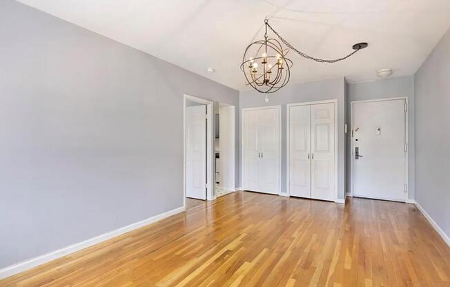 186 W 80 ST