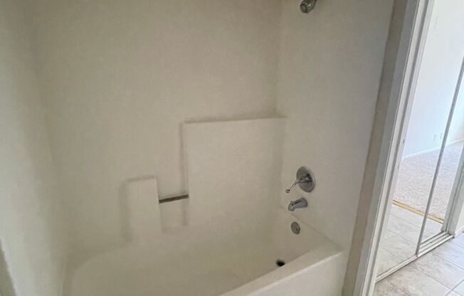 2 beds, 2 baths, 1,140 sqft, $2,562, Unit 109