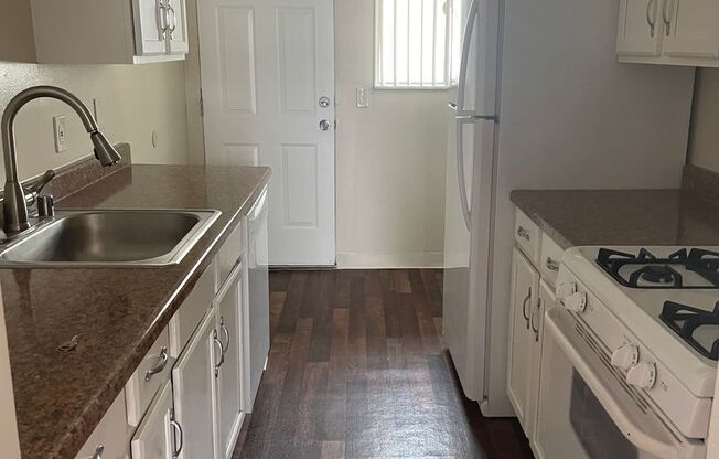 435 Walnut