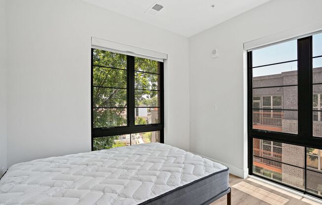 1 bed, 1 bath, 120 sqft, $1,075