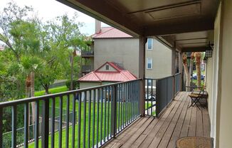 Gated, Updated 2 bedroom, 1 bath Condo in Oasis Pearl Lake