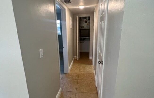 1 bed, 1 bath, $1,595, Unit 105