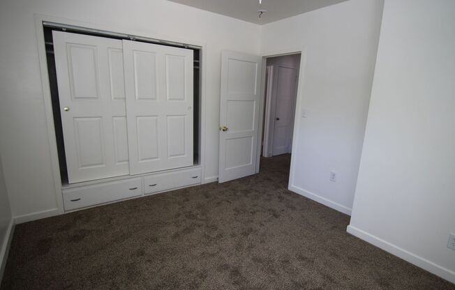 2 beds, 1 bath, $2,300, Unit A