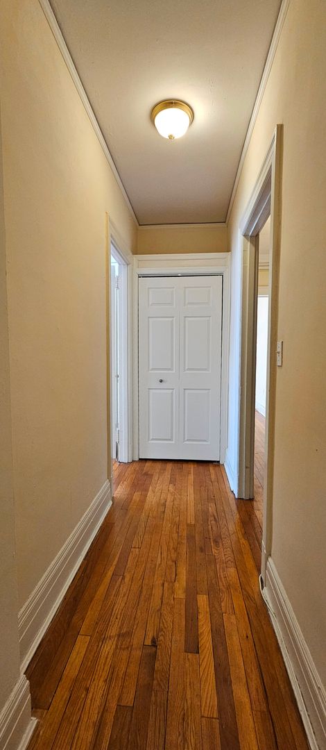 2 beds, 1 bath, 1,050 sqft, $1,850, Unit 806