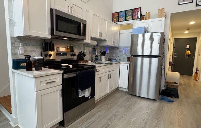 1 bed, 2 baths, 969 sqft, $1,495, Unit L108