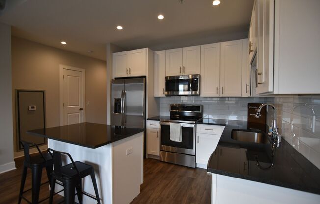 1 bed, 1 bath, 673 sqft, $2,700, Unit 3833-613