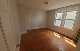 3 beds, 1 bath, 1,250 sqft, $2,900, Unit Unit 2