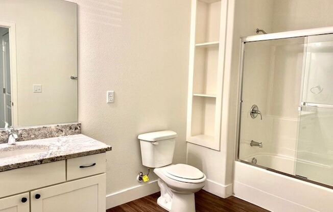 1 bed, 1 bath, 765 sqft, $1,470, Unit 241