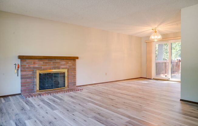 Remodeled Kent East Hill Split level