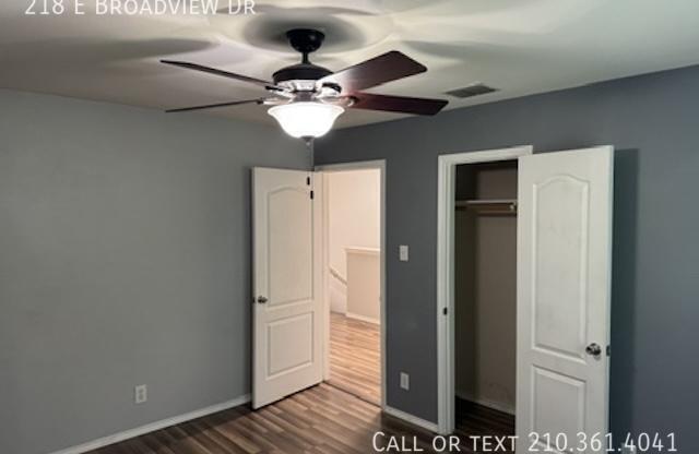 218 E BROADVIEW DR