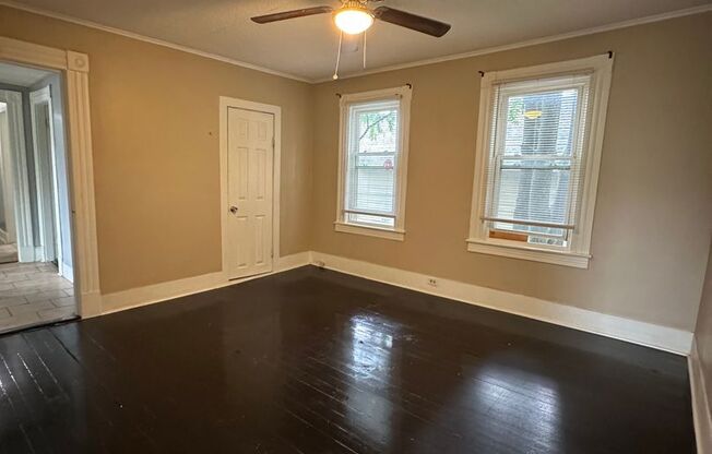 3 beds, 1 bath, 1,360 sqft, $1,750, Unit 583 Union St - 2nd Floor