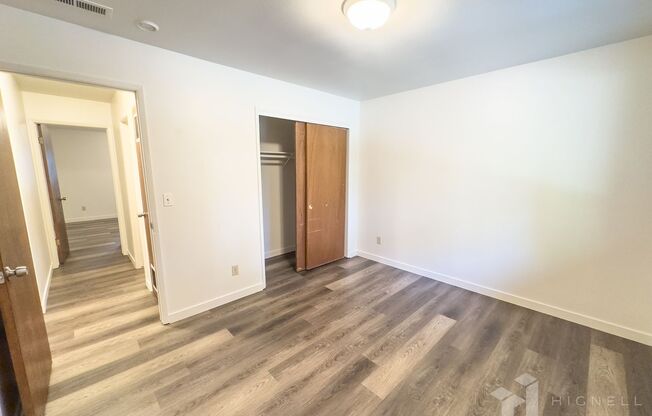 3 beds, 1 bath, $1,550, Unit 16