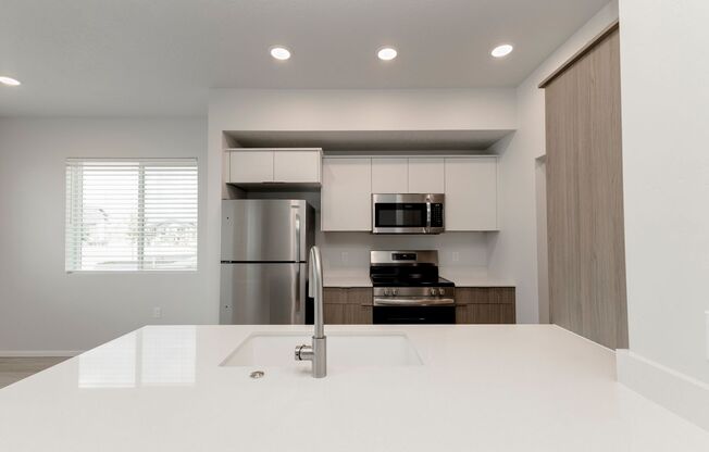 2 beds, 2 baths, 1,195 sqft, $1,562, Unit M201