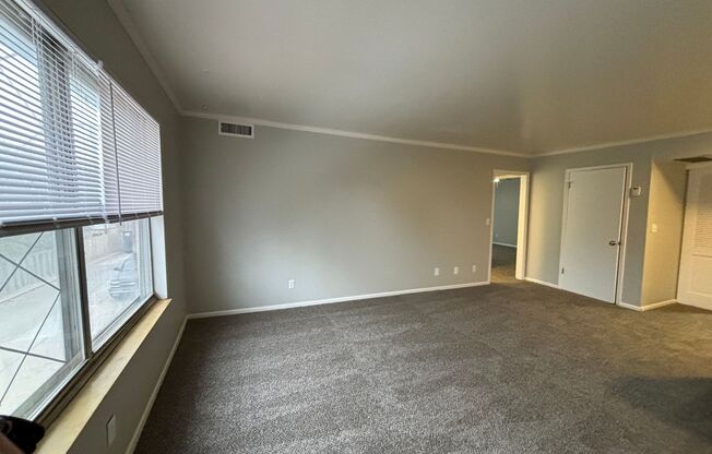 2 beds, 1.5 baths, 935 sqft, $930, Unit 50-207