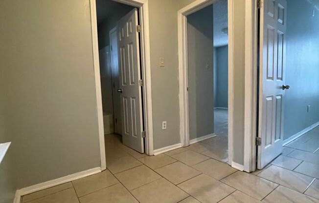 2 beds, 1 bath, $850