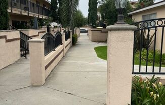 2 beds, 1 bath, $2,300, Unit 820-7