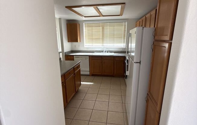 2 beds, 2 baths, $1,450, Unit # 2612