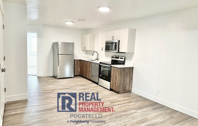 3 beds, 1 bath, 1,000 sqft, $1,025, Unit #1