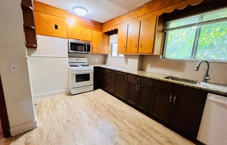 16 RUSSELL RD