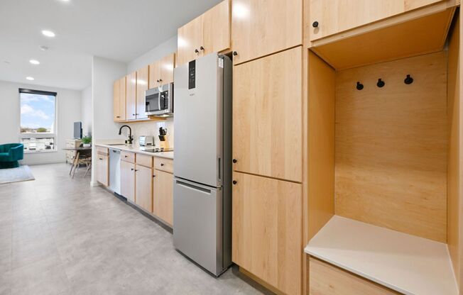 Studio, 1 bath, 530 sqft, $1,385, Unit 319