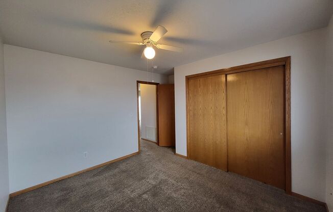 2 beds, 1 bath, 805 sqft, $975, Unit 206