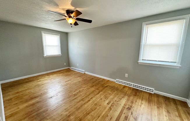 3 beds, 1.5 baths, $2,500, Unit 87 Acton Street