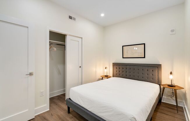 2 beds, 1 bath, 905 sqft, $2,695, Unit 813
