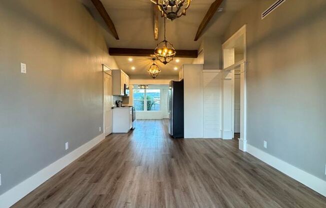 Remodeled 2/1 Beachside Bungalow